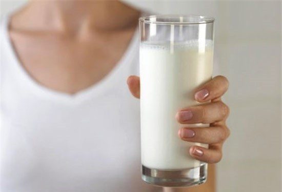 Uống sữa không đường, tách béo