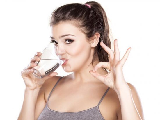 Uống nước giúp loại bỏ mệt mỏi